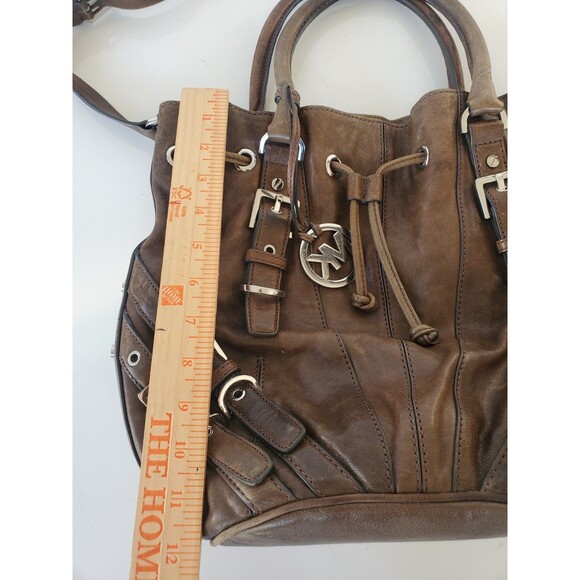 MICHAEL KORS Milo Distressed Leather Large Bucket Handbag Purse Tote - Picture 10 of 16